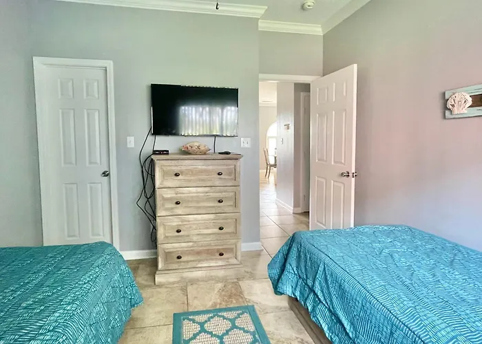 146 Beau Clair - Beachside Townhome With Pool In Long Beach