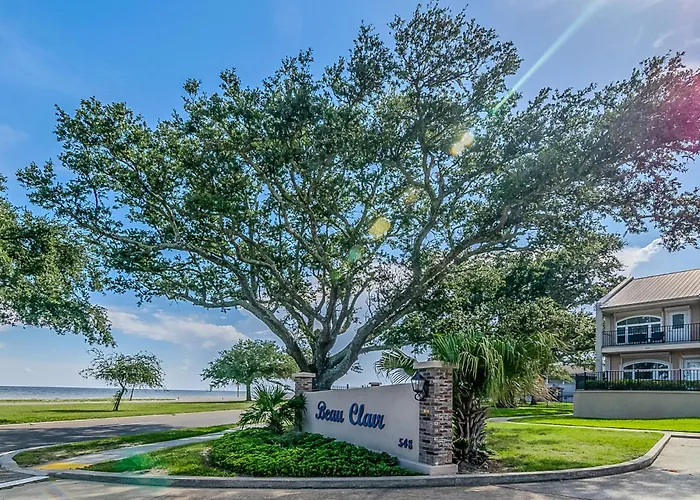 146 Beau Clair - Beachside Townhome With Pool In Long Beach